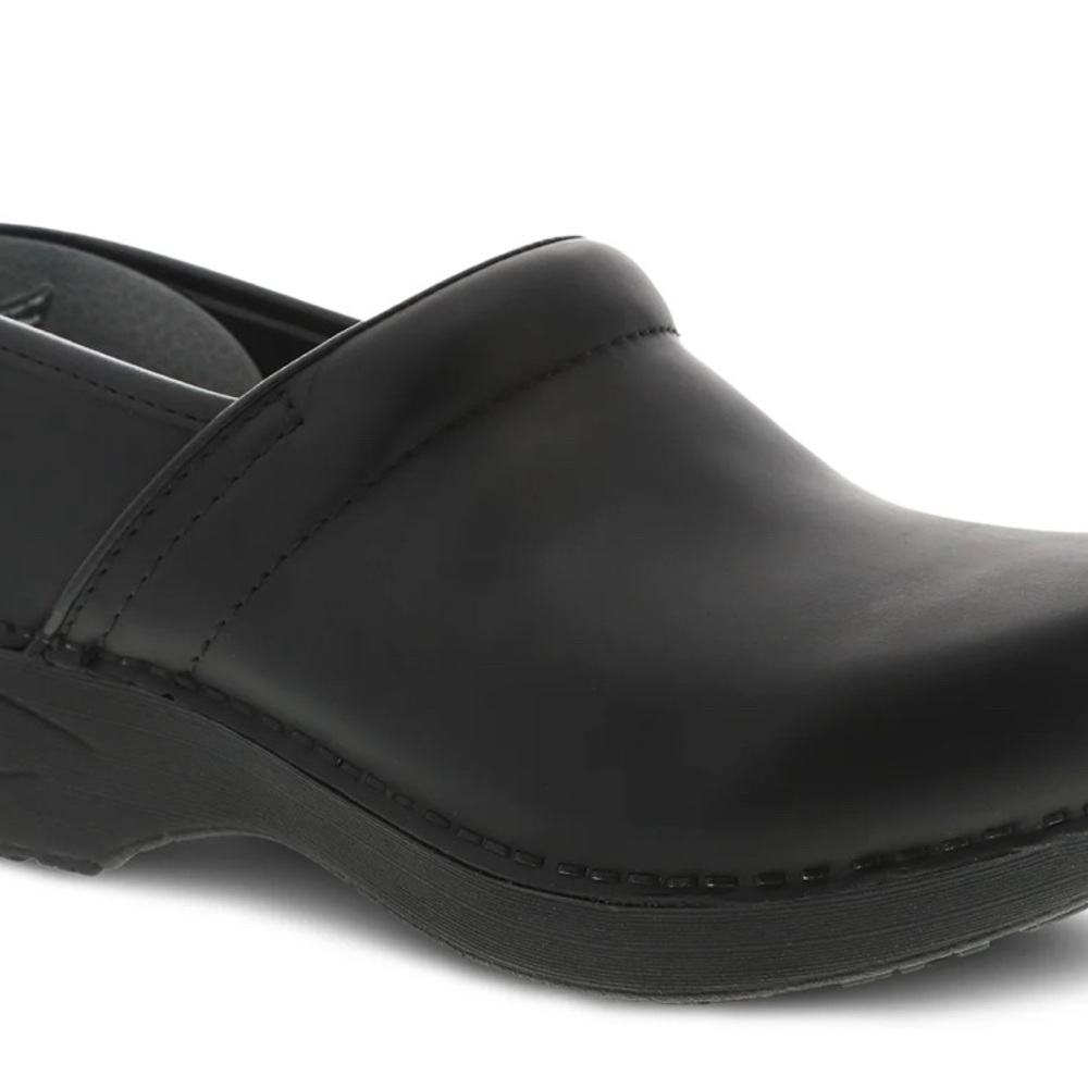 DANSKO XP 2.0 BLACK LEATHER CLOGS SIZE  7.5